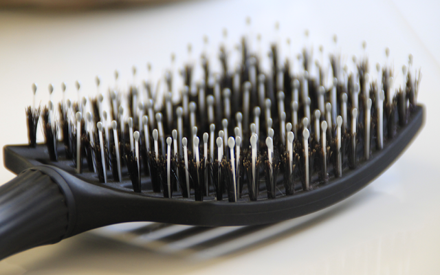 Jak czyścić szczotkę Finger Brush?